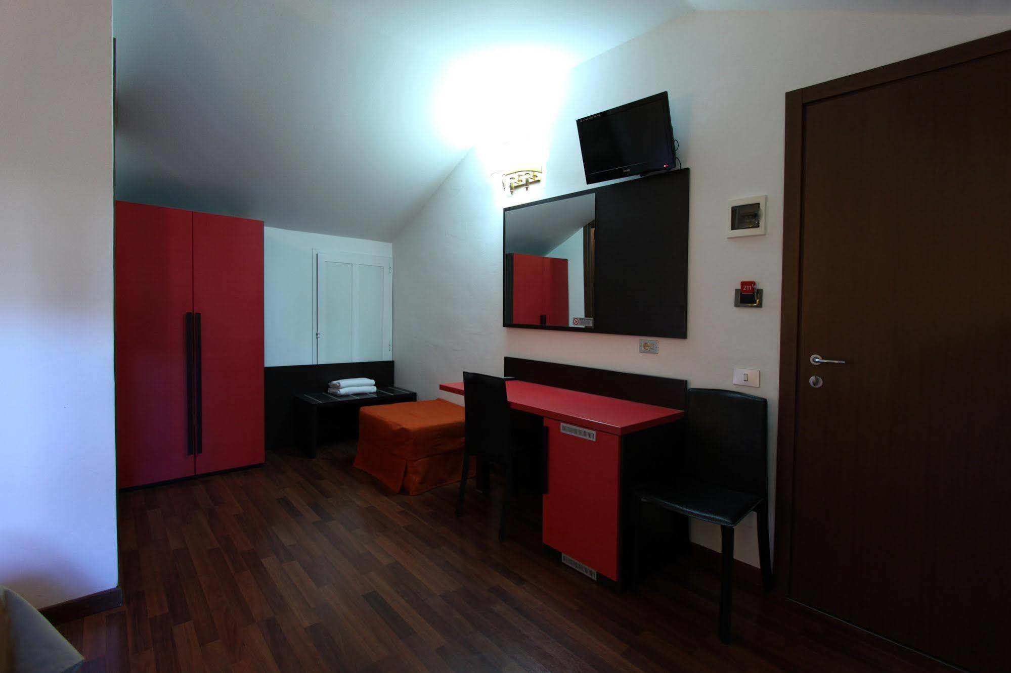 Lux Hotel Durante Milano Dış mekan fotoğraf